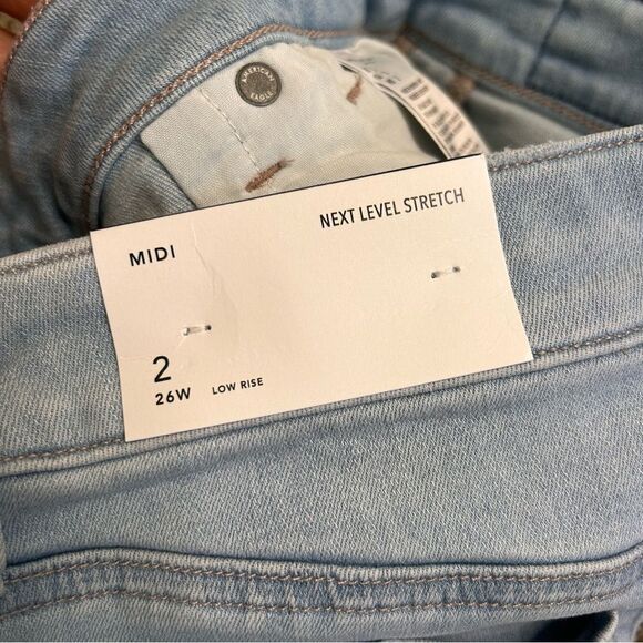 NWT American Eagle light wash NeXt Level Stretch Denim Midi Short size 2 - Picture 5 of 5